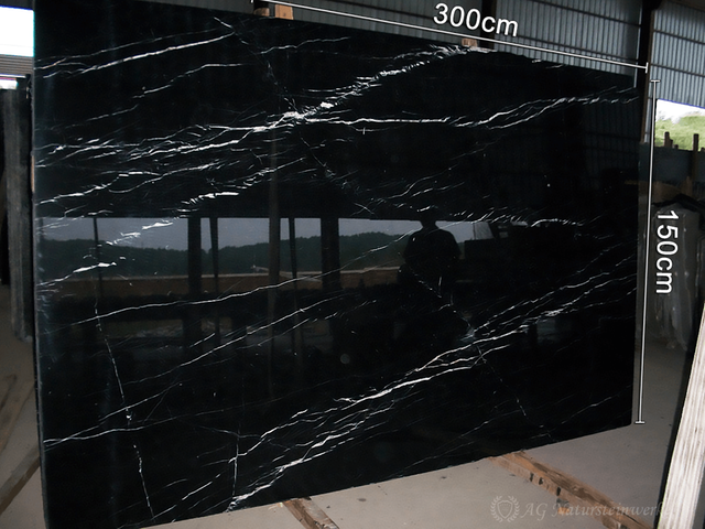 high-tech-feinsteinzeug-brilliant-marquina-luxus-marmoroptik.png